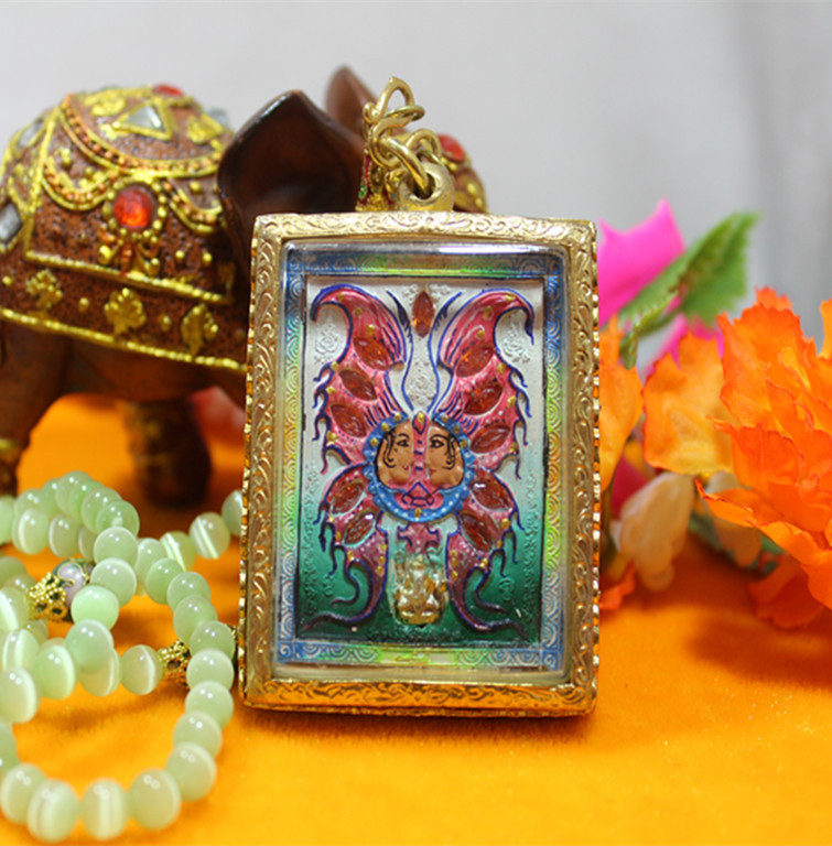 泰國佛牌真品原廟恭請古巴吉士納親自加持大模方蝴蝶牌后九尾狐仙